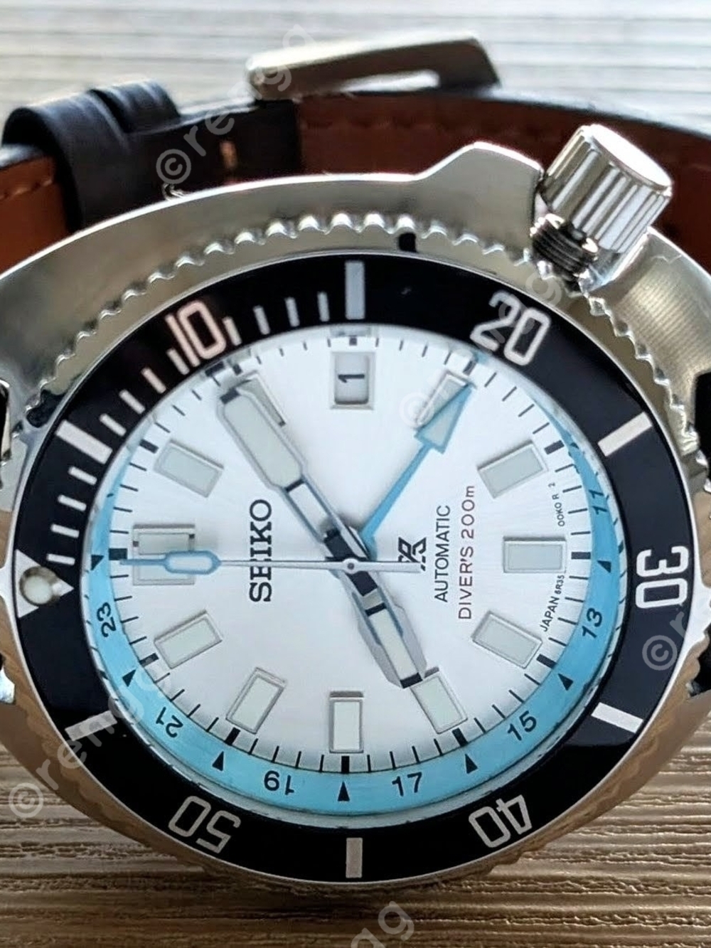 Seiko NH34A GMT Willard Men’s Automatic Diver Watch - White & Light Blue Great